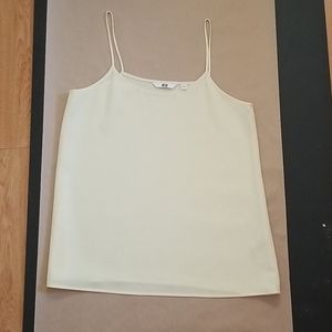 UNIQLO FLOWY TANKTOP